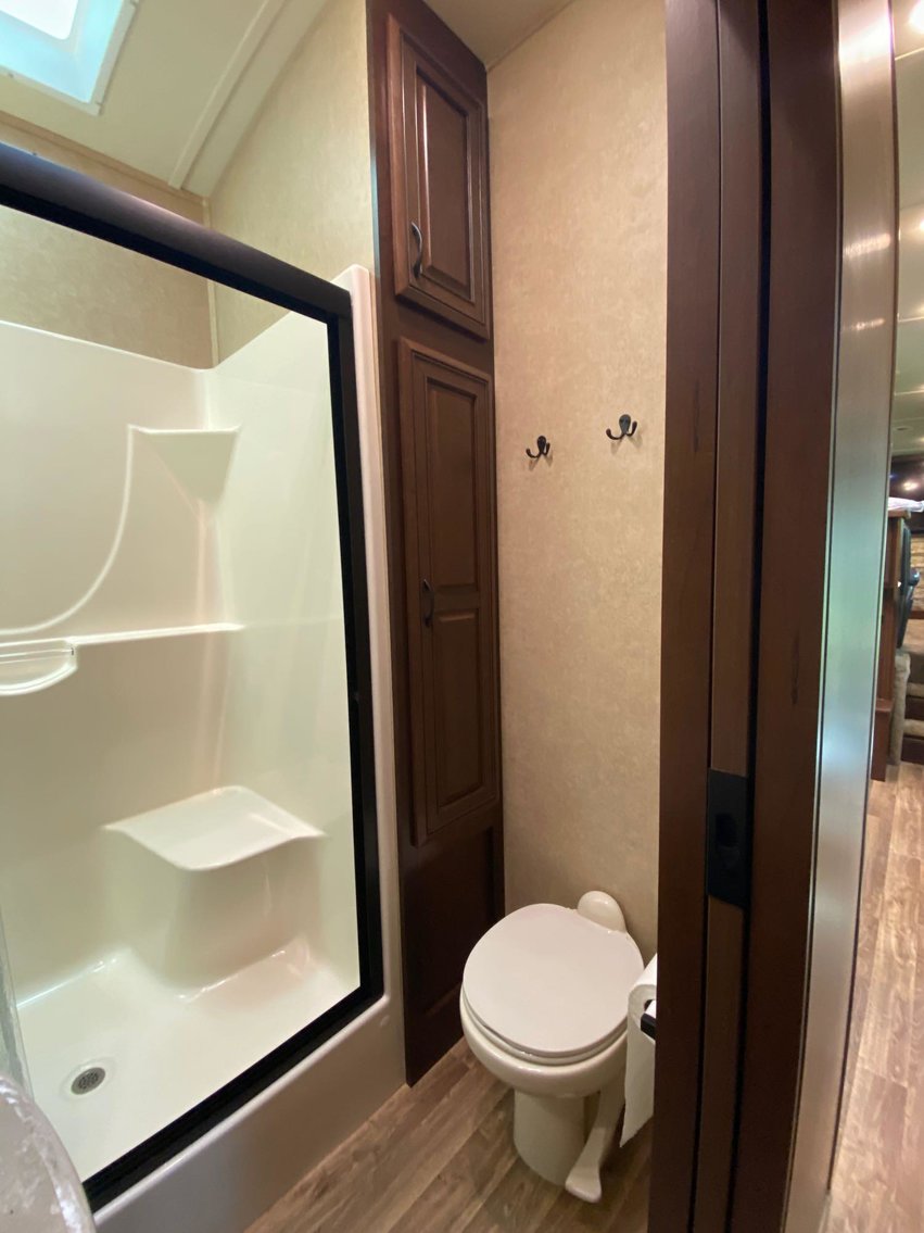 Image for Luxury 38' Jayco Pinnacle 5th Wheel