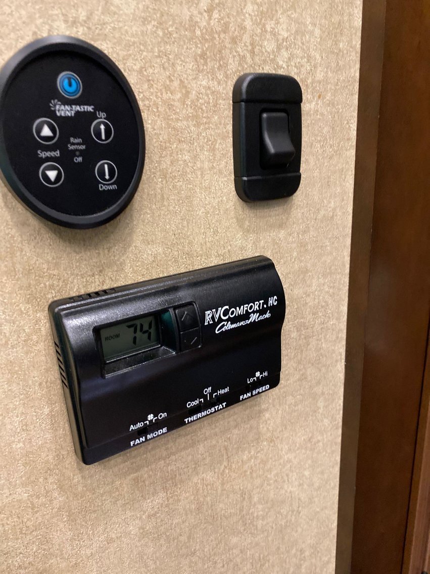 Image for Luxury 38' Jayco Pinnacle 5th Wheel