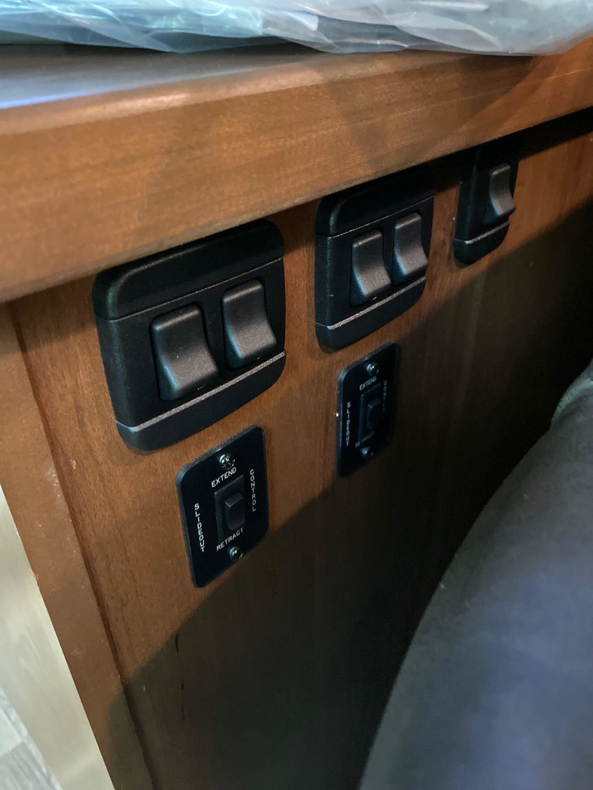 Image for Luxury 38' Jayco Pinnacle 5th Wheel