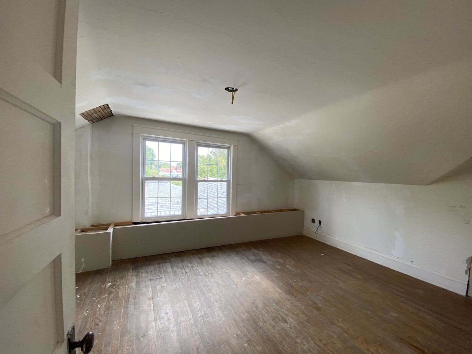 Image for SOLD $220,000 - 9,000+/- Sq Ft Classic Style Home in South Hills