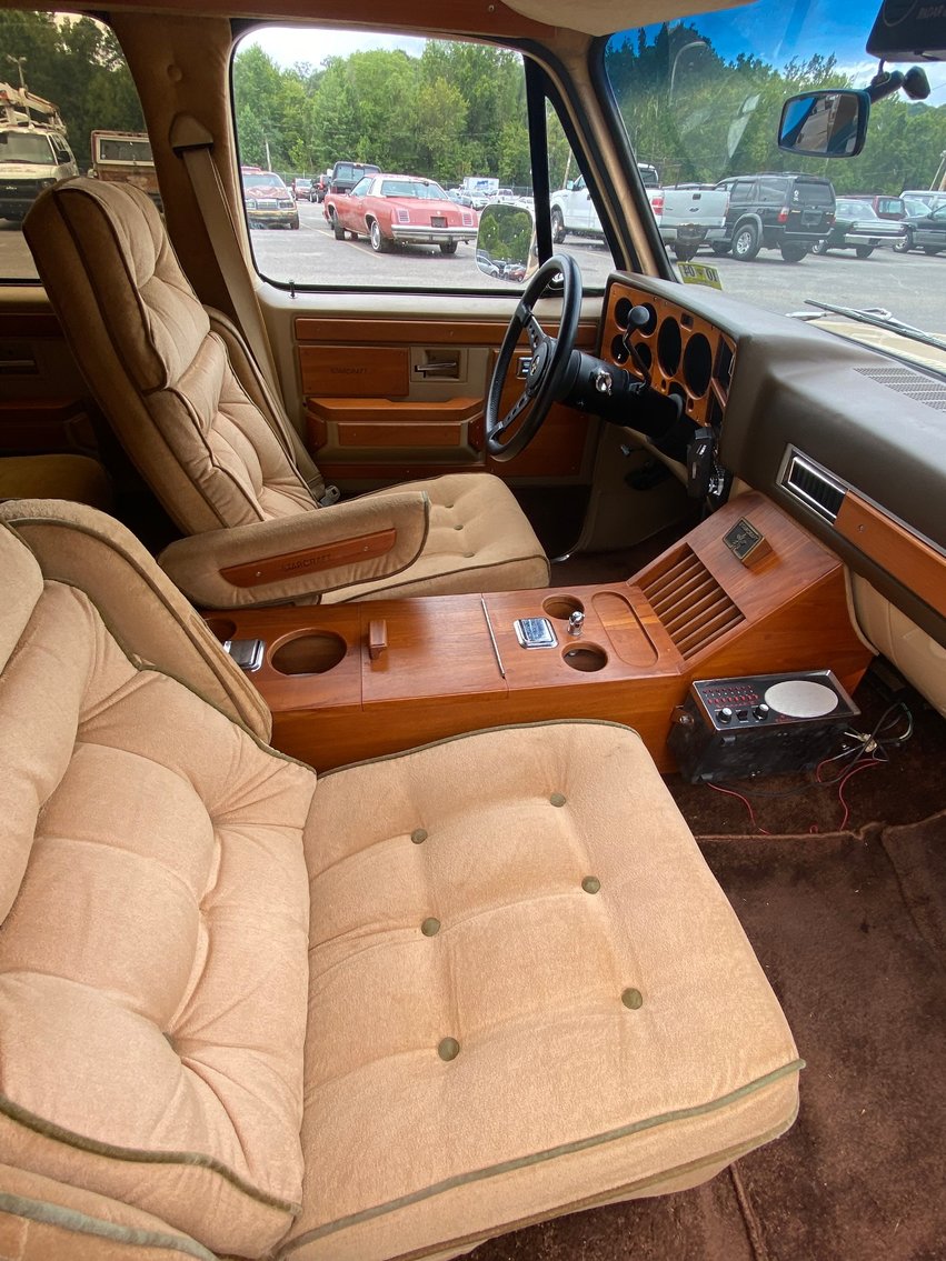 Image for 1982 GMC Suburban Sierra 1500 Diesel 6.2 Litre Limited Edition One Owner Garage Kept Immaculate Condition- Sells to the Highest Bidder!