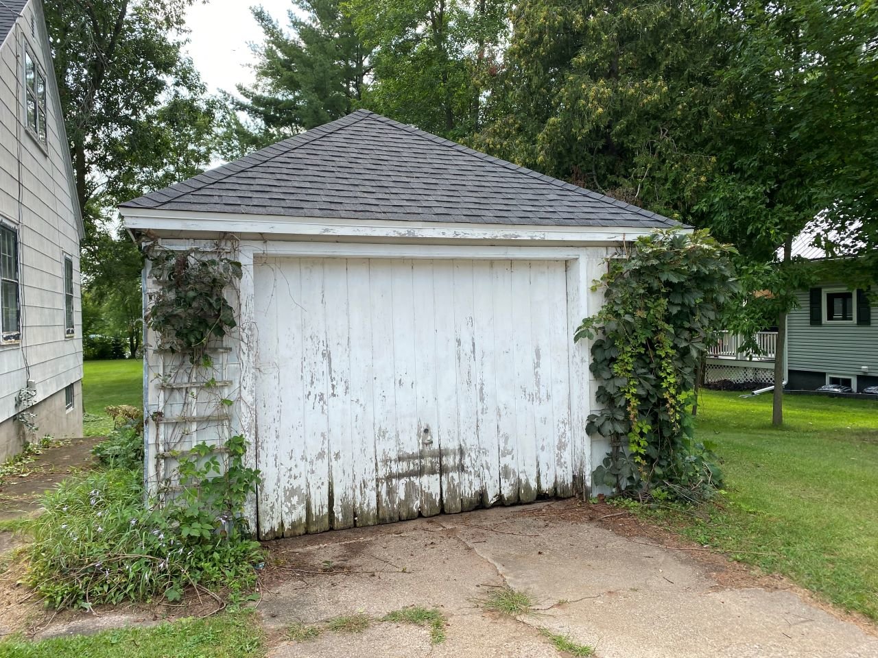 Image for Larson Real Estate Auction