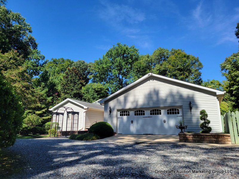 Image for 146 W. Queens Drive