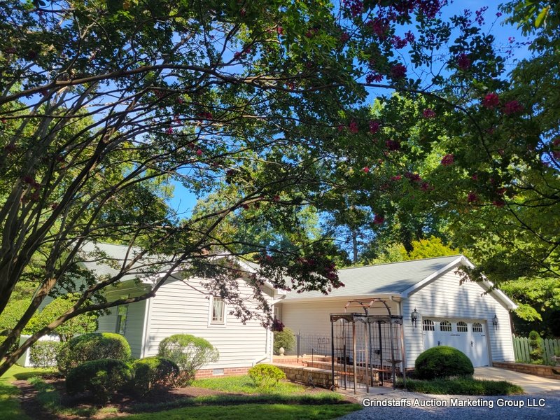 Image for 146 W. Queens Drive