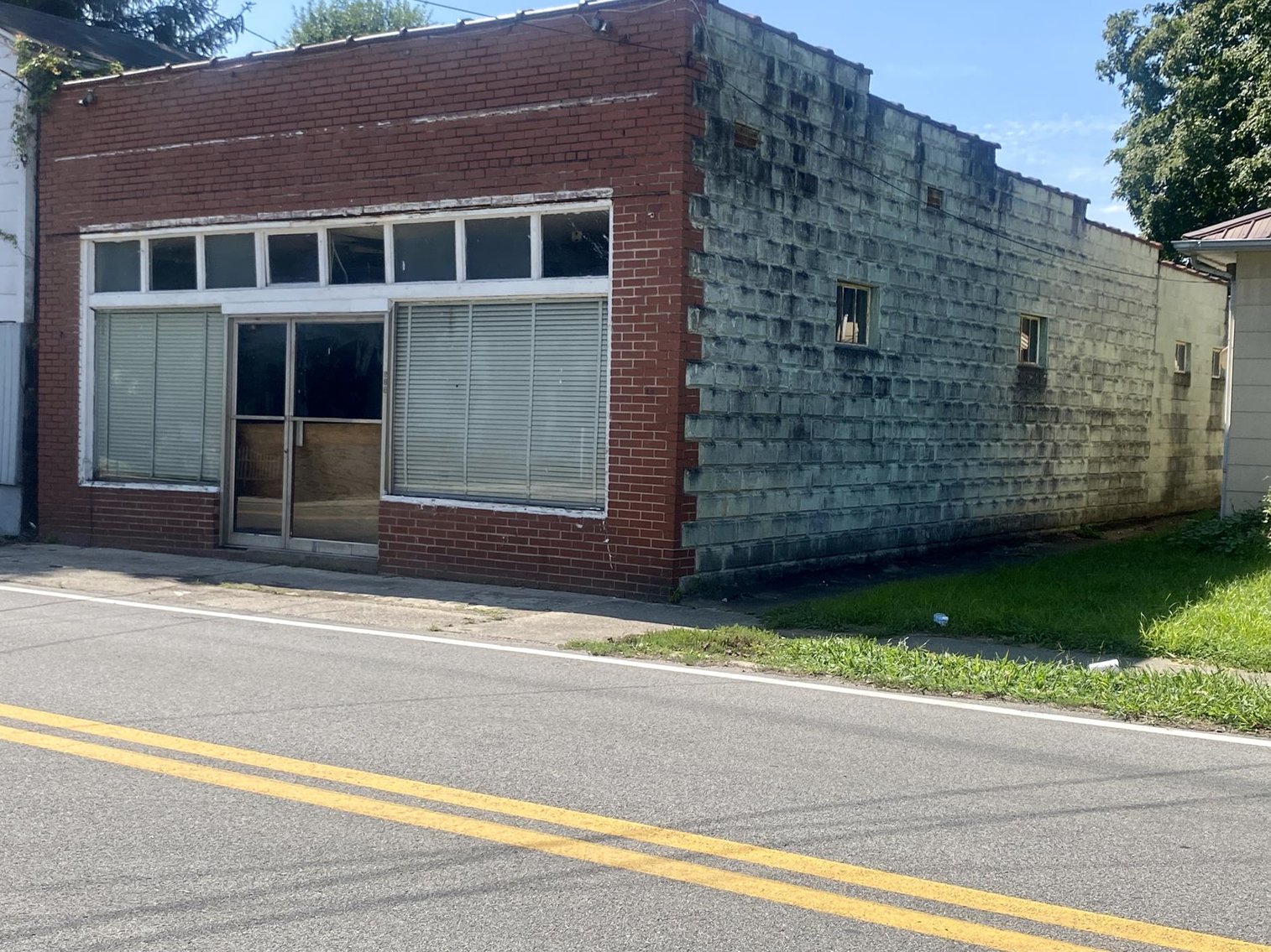 Commercial Building in Dunbar Selling to the Highest Bidder