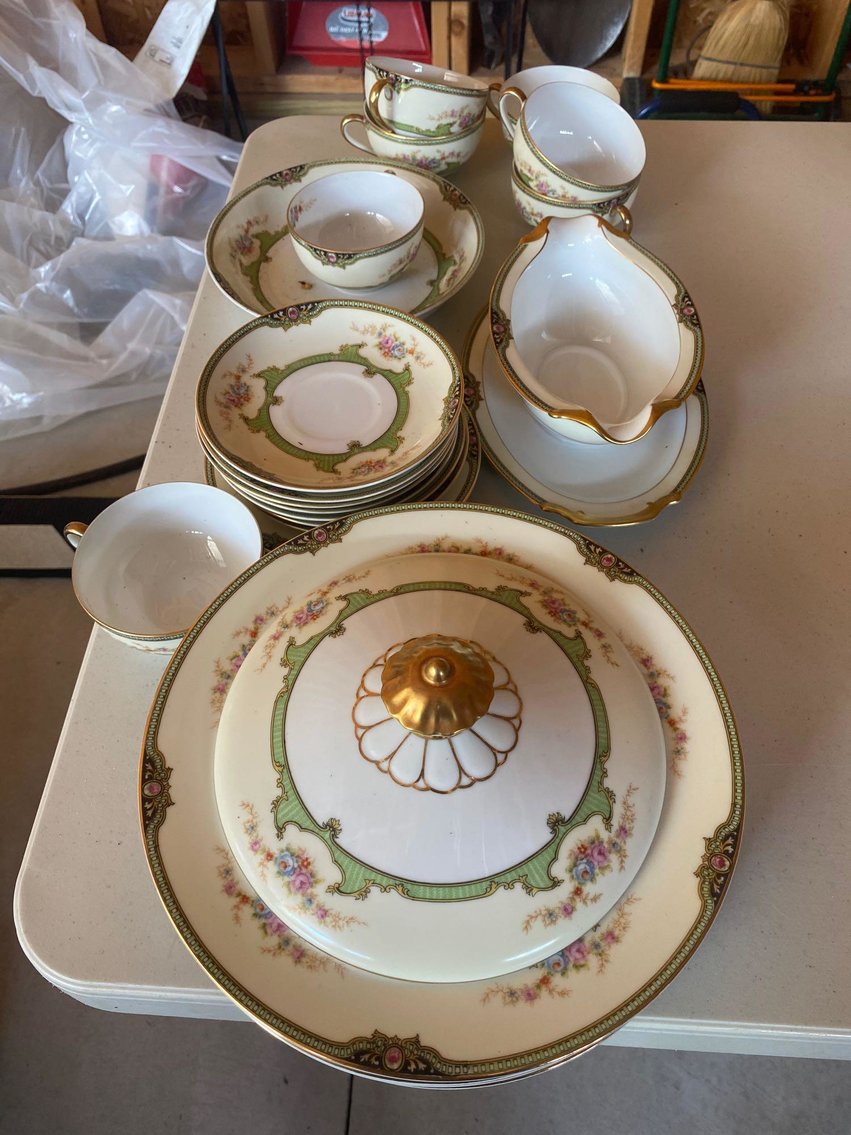 Image for Cut Glass Pieces, Furniture, Home Decor, Tools, Toys, (9) Golf Carts, Outdoor Items