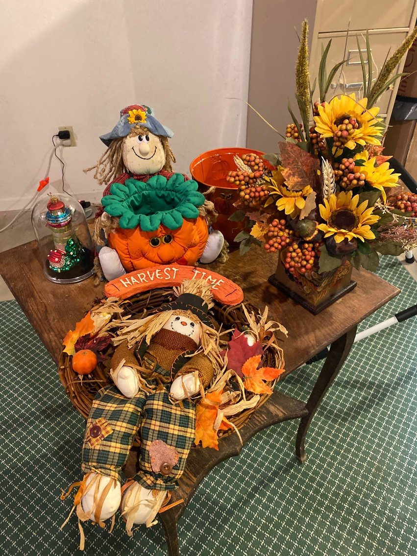 Image for Cut Glass Pieces, Furniture, Home Decor, Tools, Toys, (9) Golf Carts, Outdoor Items