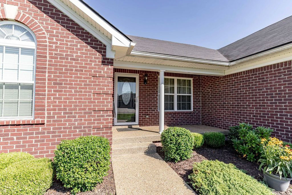 Image for Downsizing Real Estate Auction - 40272