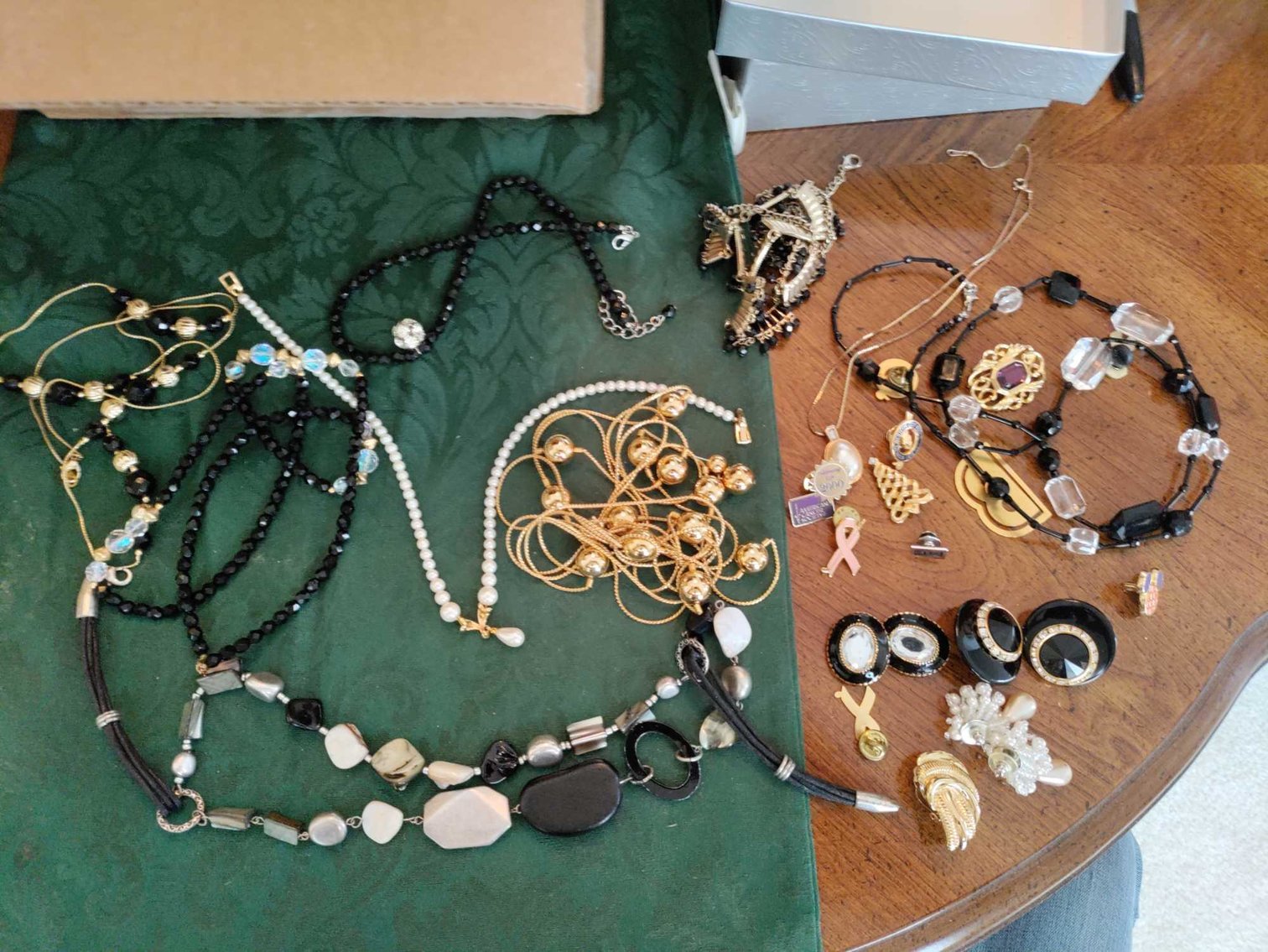 Image for Golf Accessories and Decor, Furniture, Glass, Tools, Jewelry