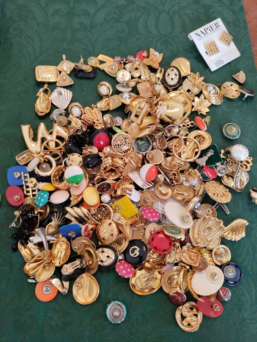 Image for Golf Accessories and Decor, Furniture, Glass, Tools, Jewelry