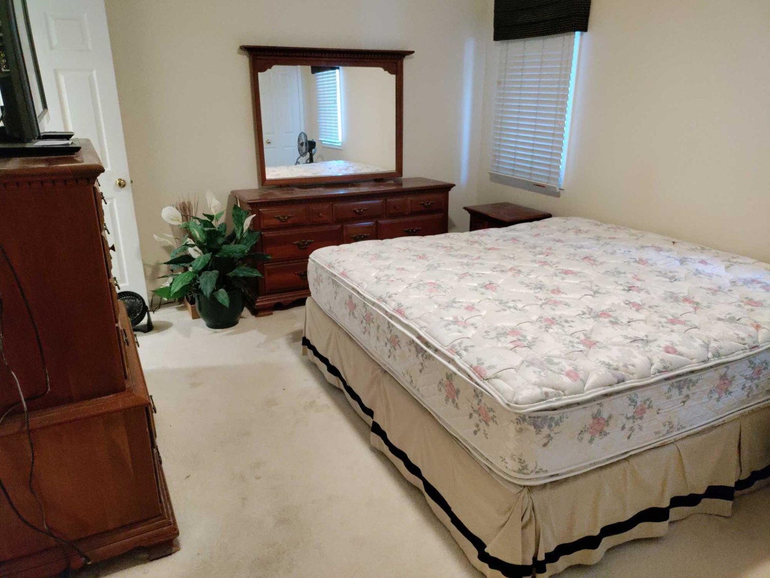 Image for Golf Accessories and Decor, Furniture, Glass, Tools, Jewelry