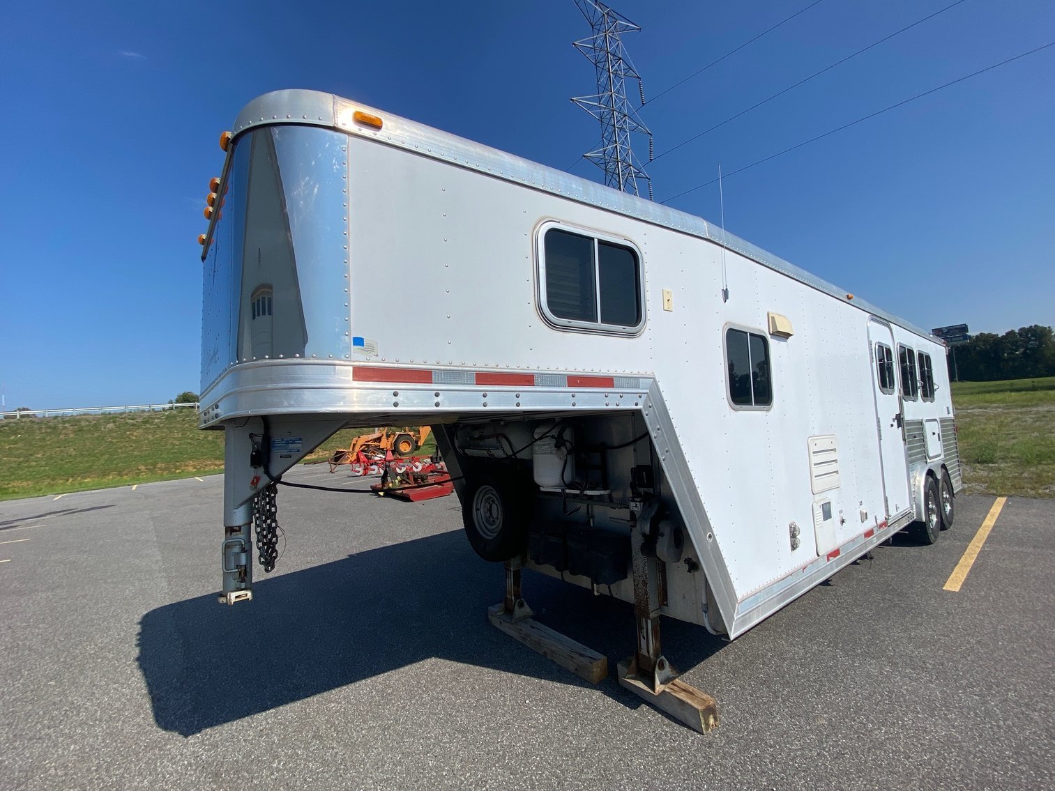 2004 Featherlite Model 8581 w/ Living Quarters +/-8x24 Ft. VIN: 4FGB1242840071166 *Bill of Sale Only