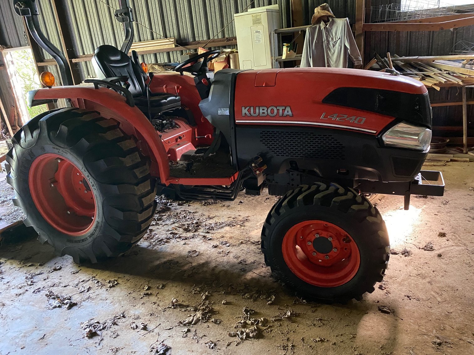 Kubota 4240 +/-400 HRS