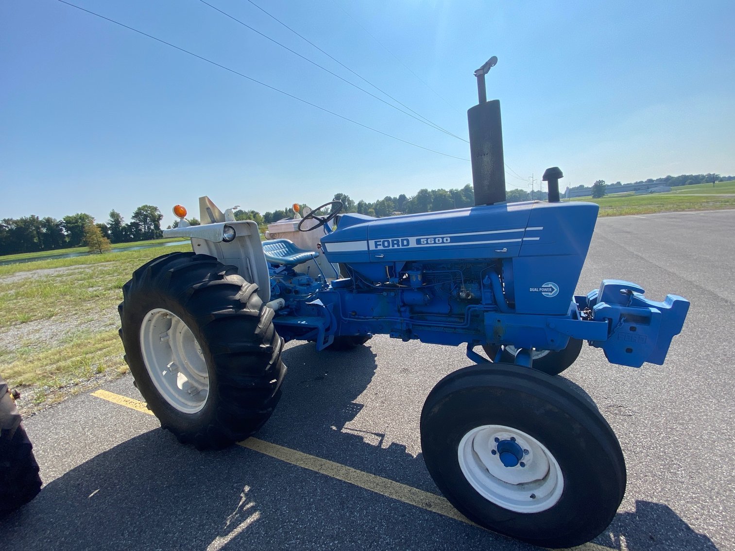Ford 5600 Dual Hydraulics 8 Spd. High & Low +/-1,166 HRS