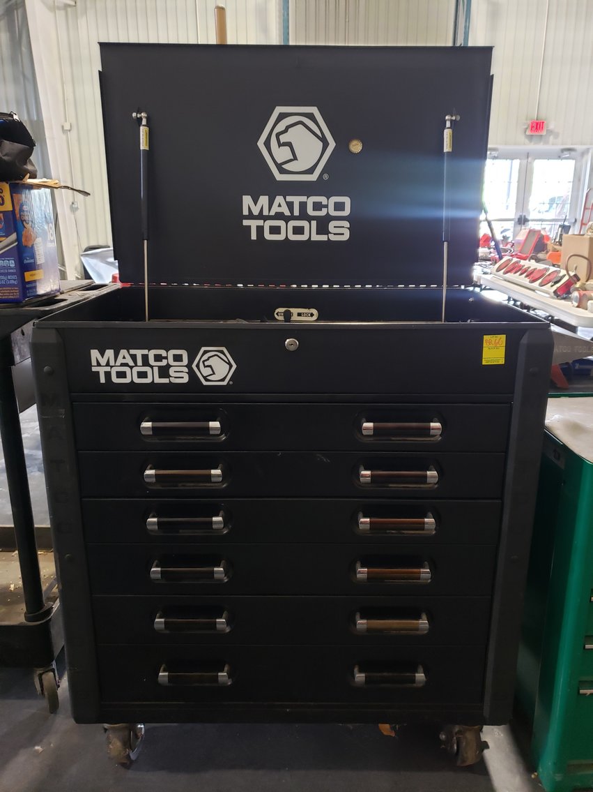 Matco Tools Rolling Toolbox w/ Lift Storage