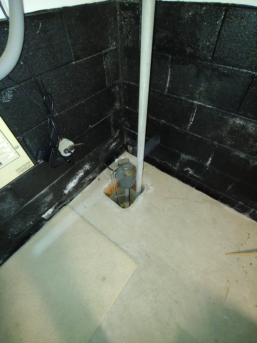 Image for 3 BR, 2 BA STONE & BRICK RANCHER ON 0.25+ ACRES - HUSQVARNA RZ42 ZERO TURN MOWER