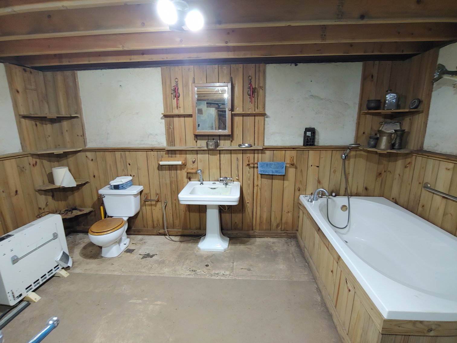 Image for 1 ROOM, 1 BA CABIN AND 2 ROOM LOG CABIN W/ 30’ X 60’ FT BARN/RUN-IN W/ ELECTRIC ON 1.25+/- ACRES