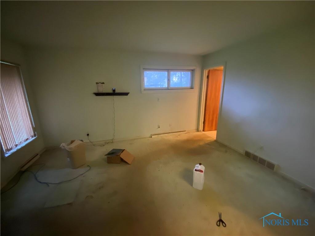 Image for MINIMUM BID AUCTION $99,000! 745 W Carisbrook Dr