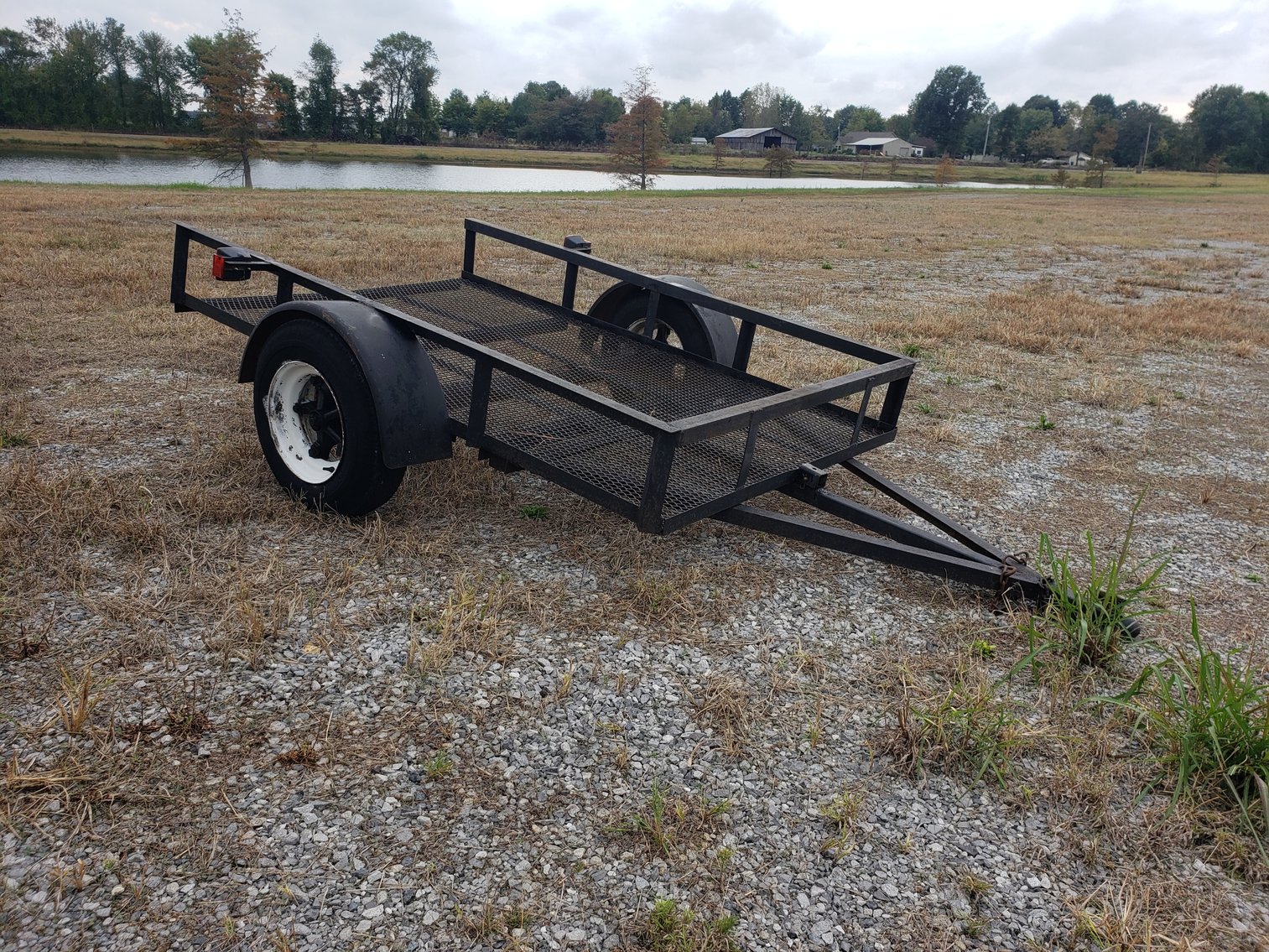 +/-8 Ft. Single Axle Tilt Trailer