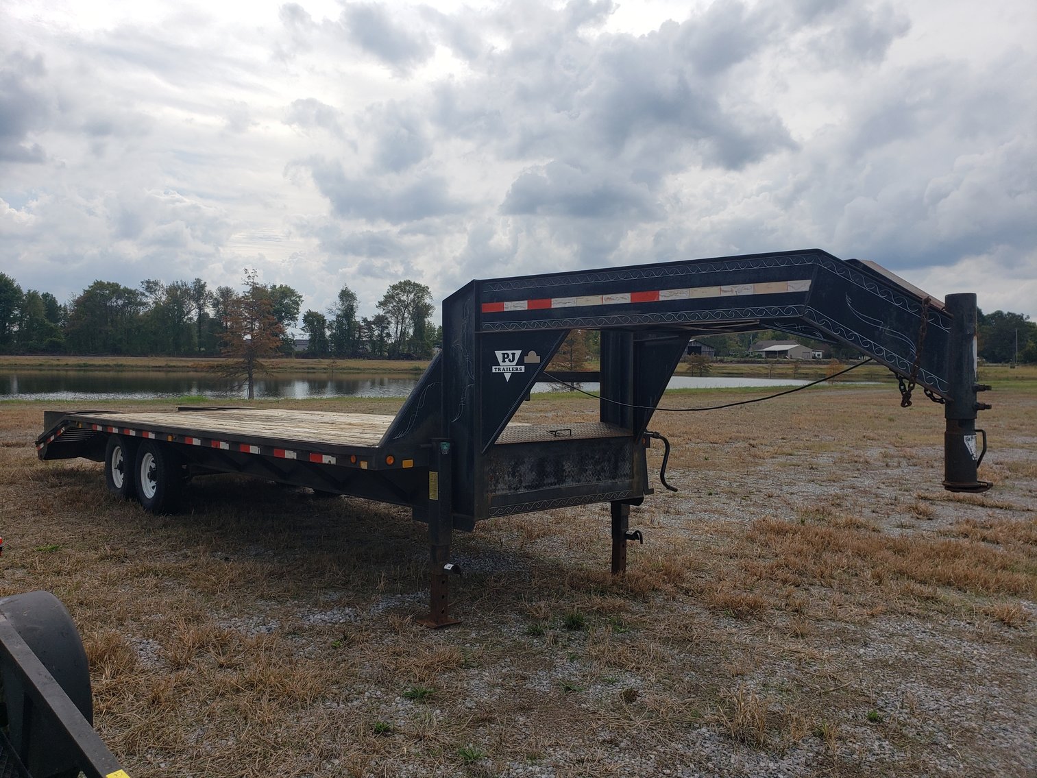 2001 P.J. +/-25 Ft. 14,000 Lb. Dovetail Gooseneck Trailer 