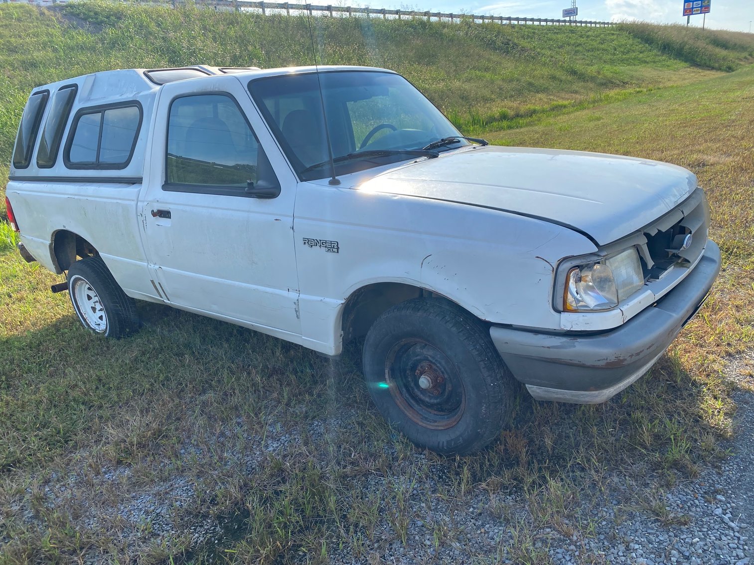 1996 Ford Ranger XL w/ Mark V Bed Topper *Does not run *Bill of Sale Only
