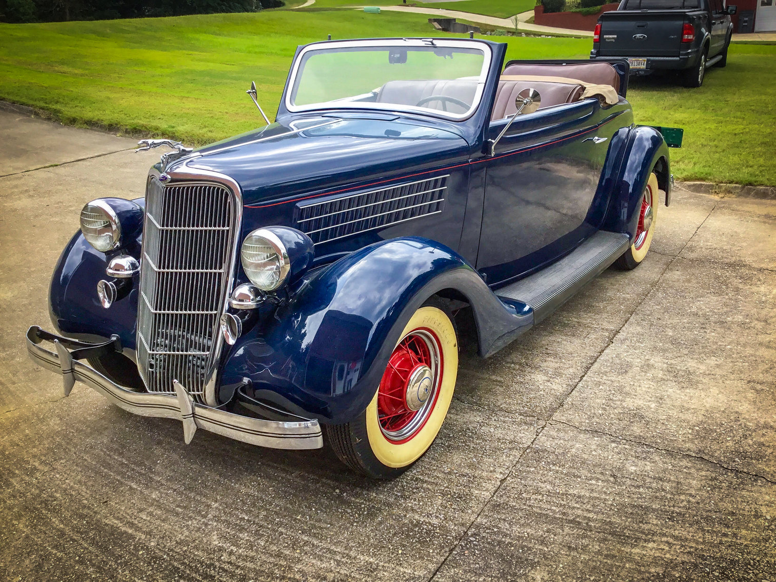 1935 FORD CABRIOLET 