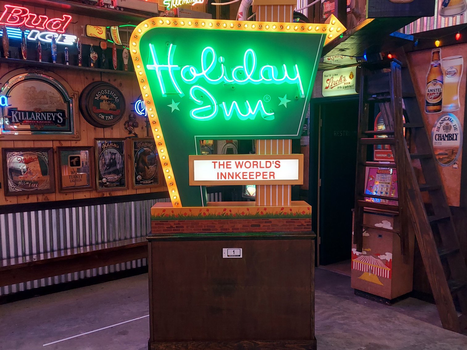 Holiday Inn Sign