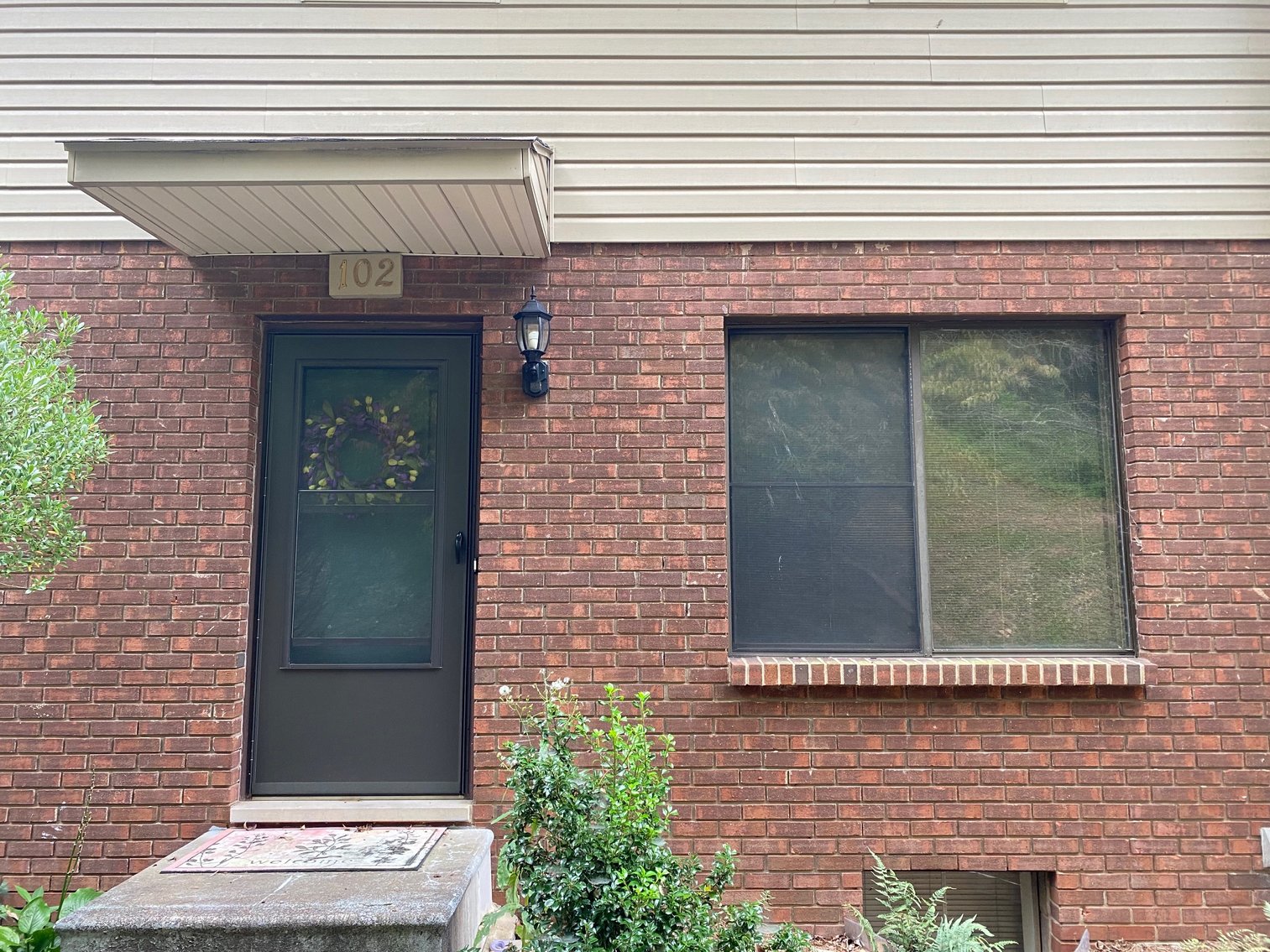 Image for SOLD $88,000 - Spacious 2 Bedroom Townhome