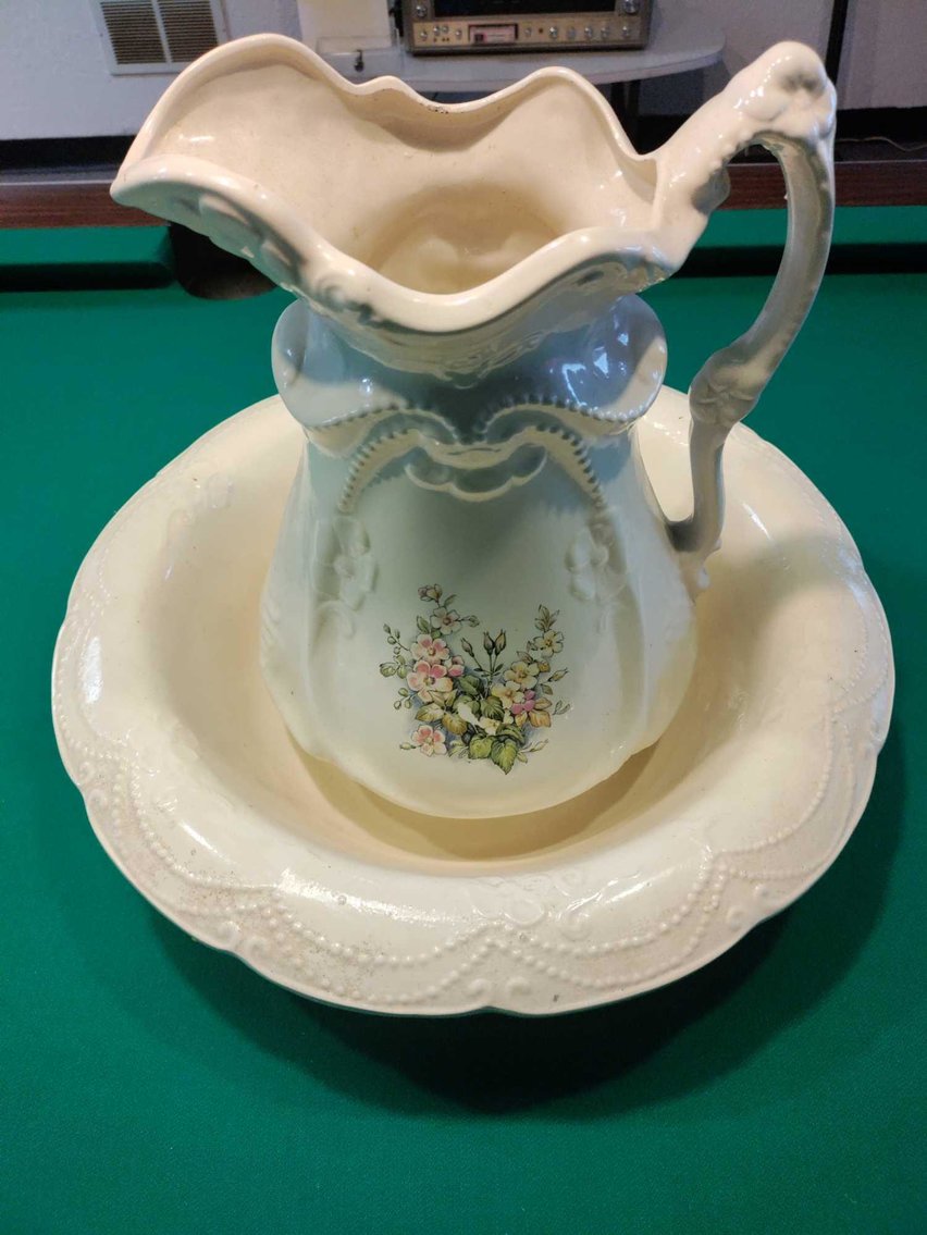 Image for Harley Motorcycles, DJ / Sound Equipment, Furniture, Decor - Online Auction