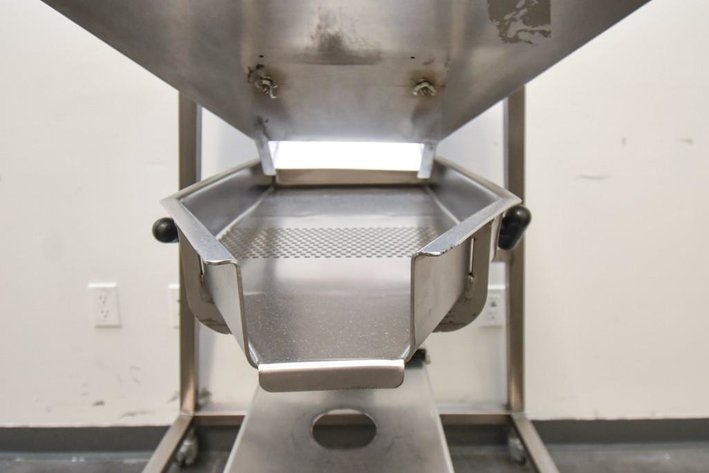 Image for ***SOLD***MJK0637 Eriez Vibratory feeder with Hopper