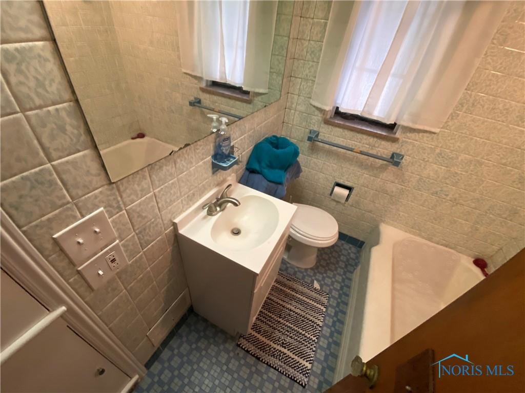 Image for MINIMUM BID AUCTION $75,000! 2715 Densmore Dr