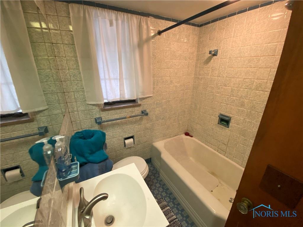 Image for MINIMUM BID AUCTION $75,000! 2715 Densmore Dr