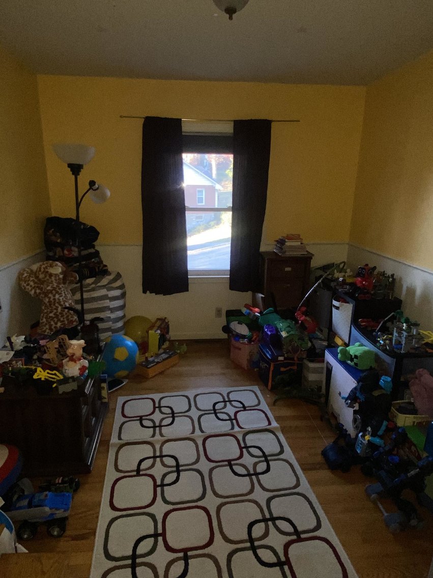 Image for SOLD $155,100 - 5 Bedroom Tri-Level in South Hills