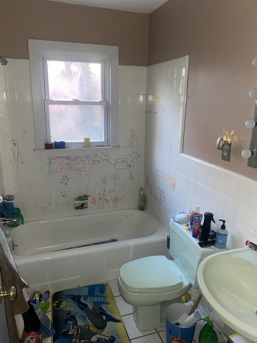 Image for SOLD $155,100 - 5 Bedroom Tri-Level in South Hills