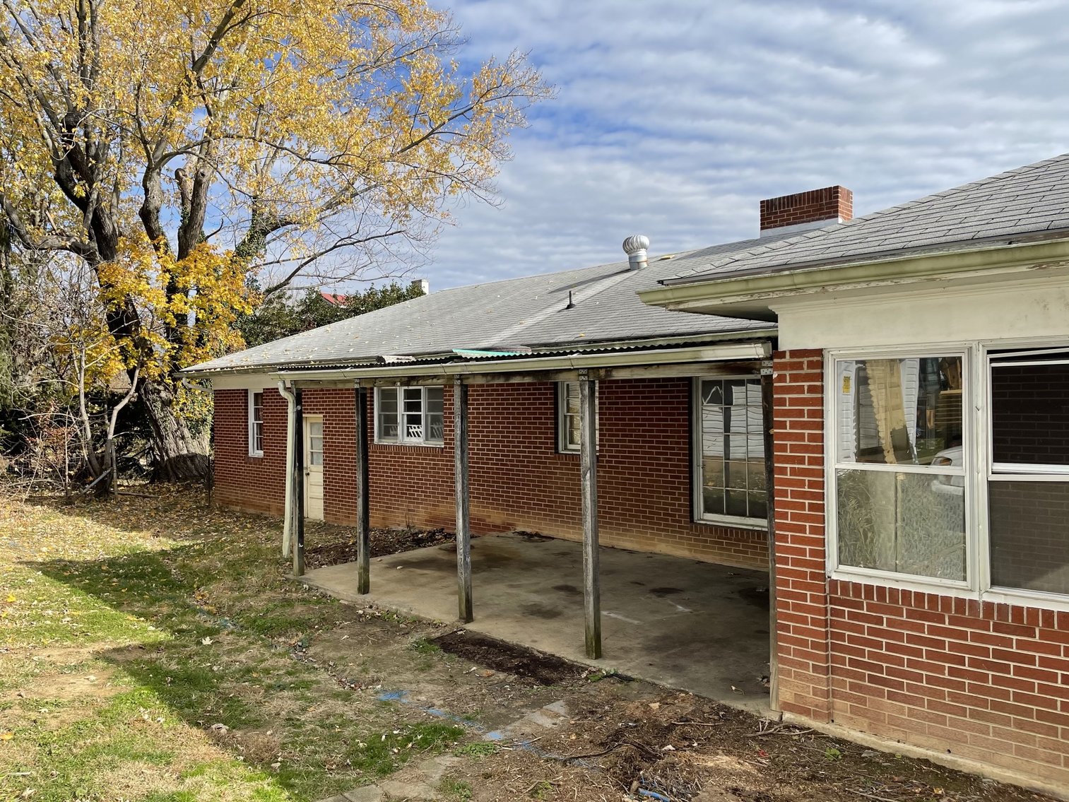 Image for 2 BR/2 BA Brick Home w/Basement on .72 +/- Acres Fronting Rt. 11 (Lee Hwy) in Augusta County, VA--SELLING to the HIGHEST BIDDER!!