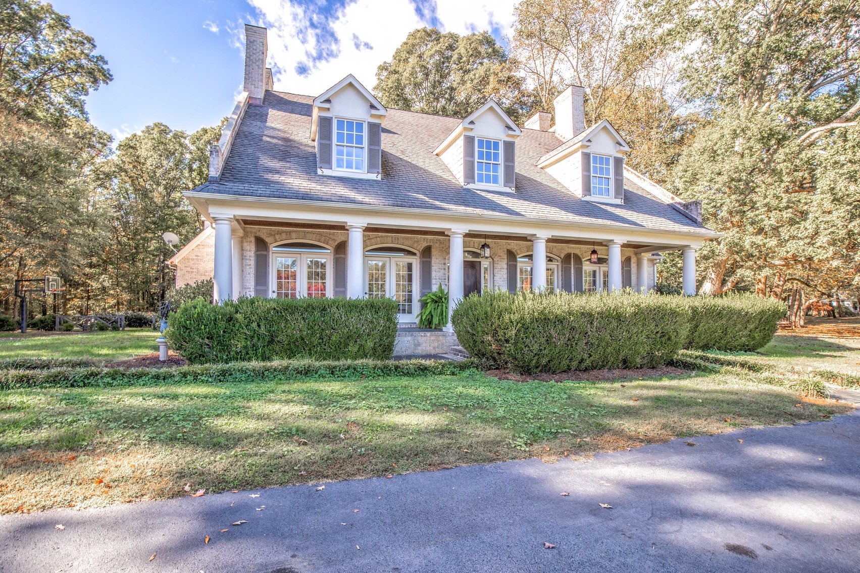 FOR SALE Custom William Poole Design Home on 2 Acres 4,217 SF 4