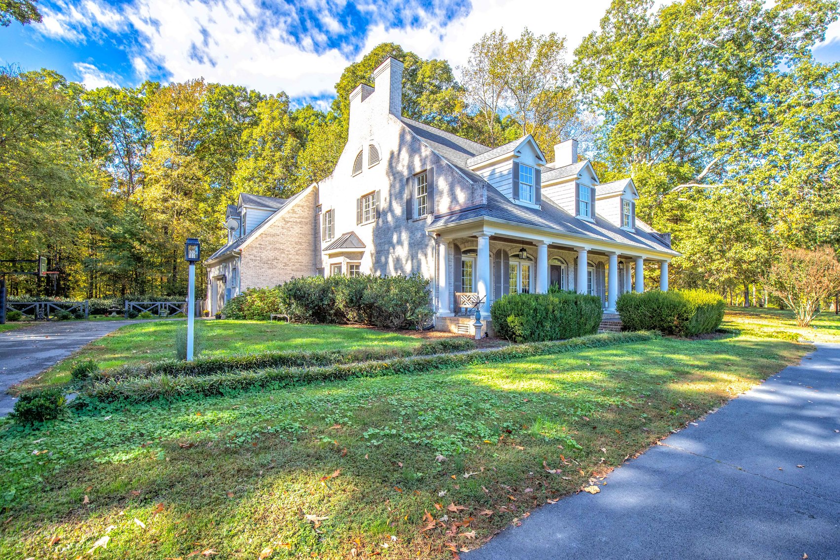 FOR SALE Custom William Poole Design Home on 2 Acres 4,217 SF 4