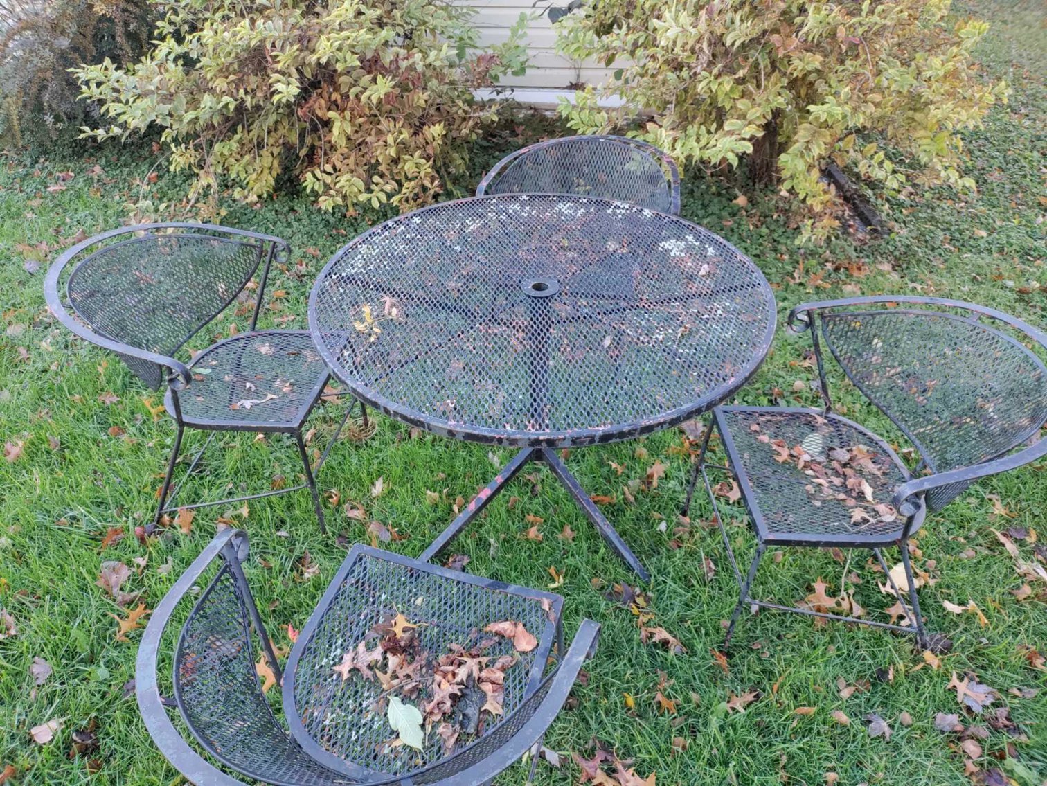 Image for Dussel Drive, Maumee - Furniture, Kitchenware, Cast Iron, Sewing Machine, Tools, Home Decor (Dussel)