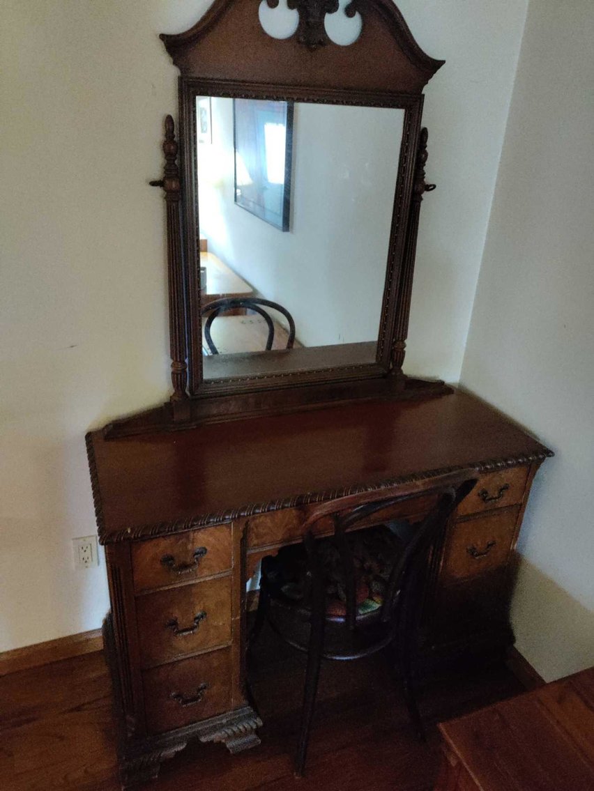 Image for Dussel Drive, Maumee - Furniture, Kitchenware, Cast Iron, Sewing Machine, Tools, Home Decor (Dussel)