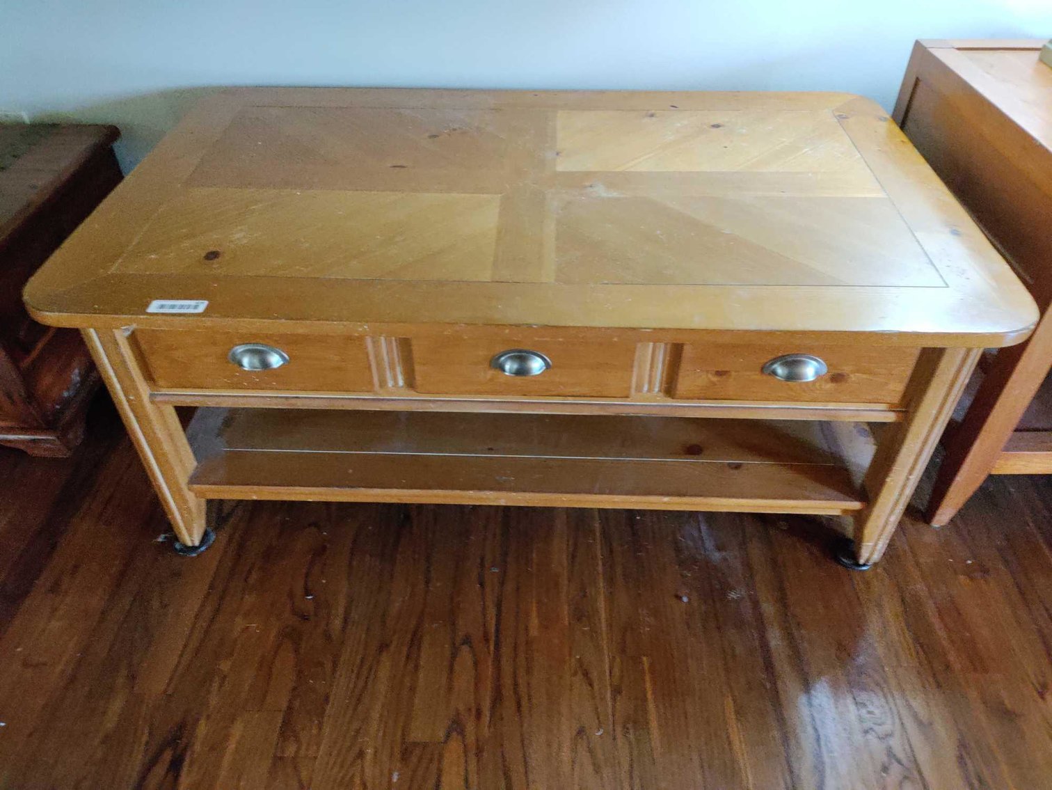 Image for Dussel Drive, Maumee - Furniture, Kitchenware, Cast Iron, Sewing Machine, Tools, Home Decor (Dussel)