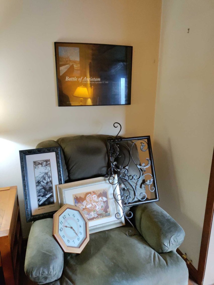 Image for Dussel Drive, Maumee - Furniture, Kitchenware, Cast Iron, Sewing Machine, Tools, Home Decor (Dussel)