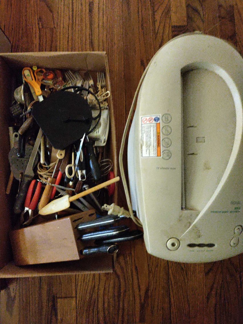 Image for Dussel Drive, Maumee - Furniture, Kitchenware, Cast Iron, Sewing Machine, Tools, Home Decor (Dussel)