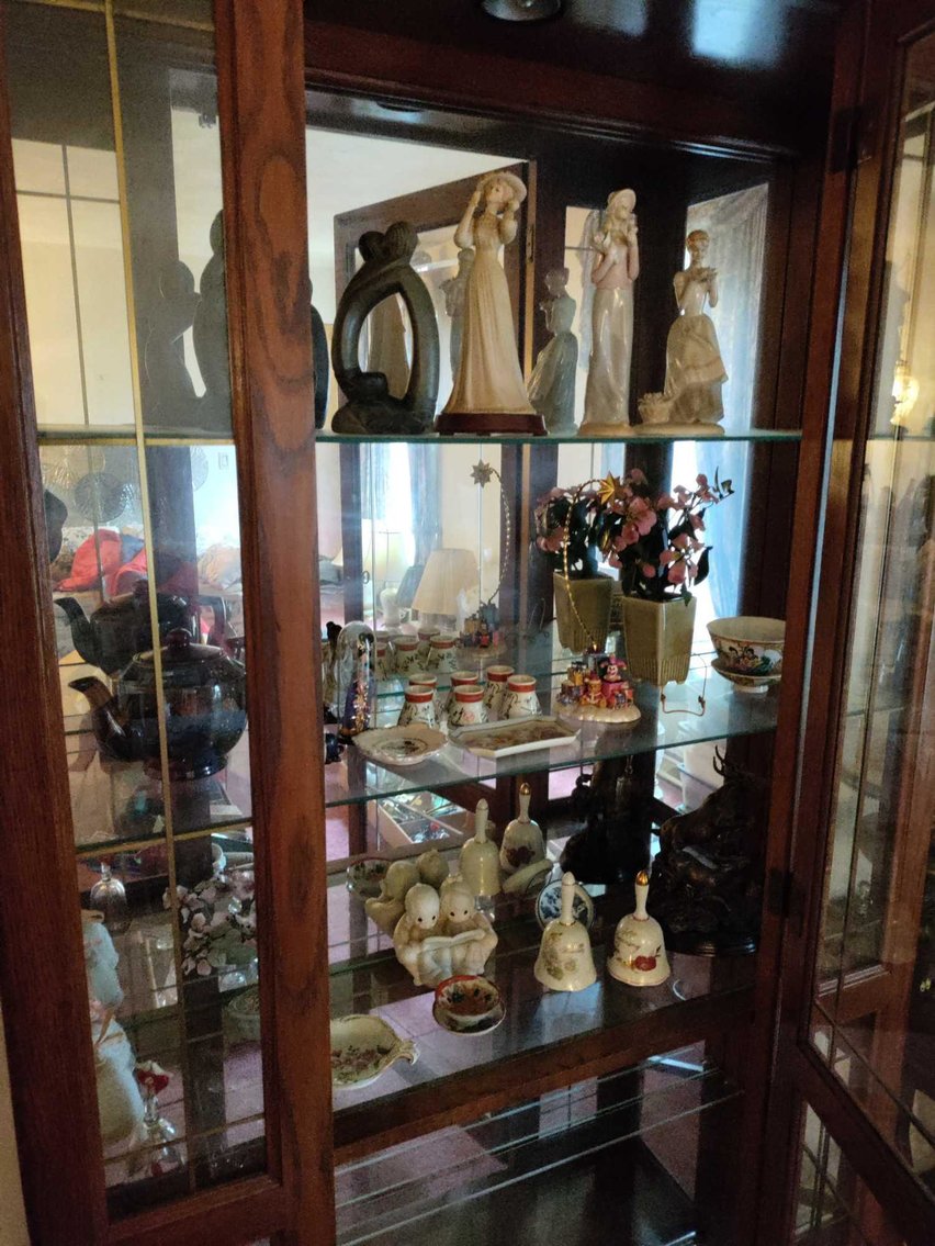 Image for Dussel Drive, Maumee - Furniture, Kitchenware, Cast Iron, Sewing Machine, Tools, Home Decor (Dussel)