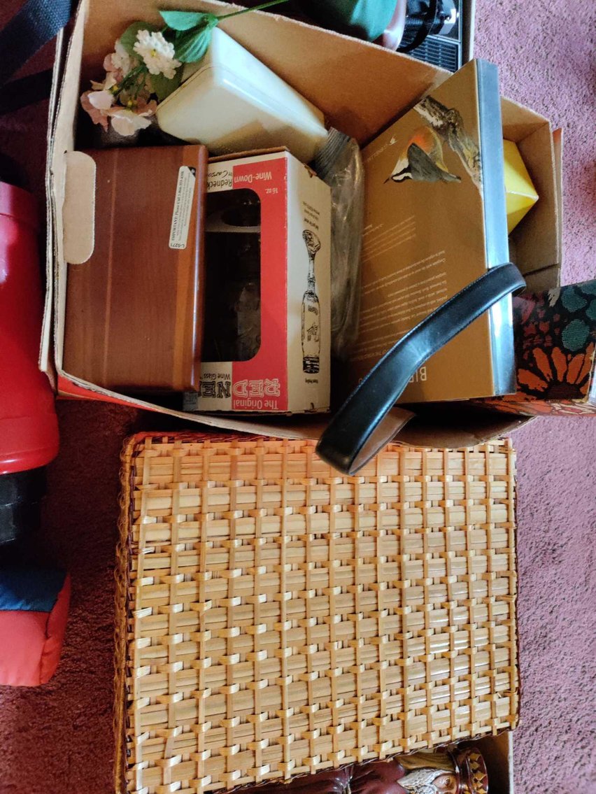 Image for Dussel Drive, Maumee - Furniture, Kitchenware, Cast Iron, Sewing Machine, Tools, Home Decor (Dussel)