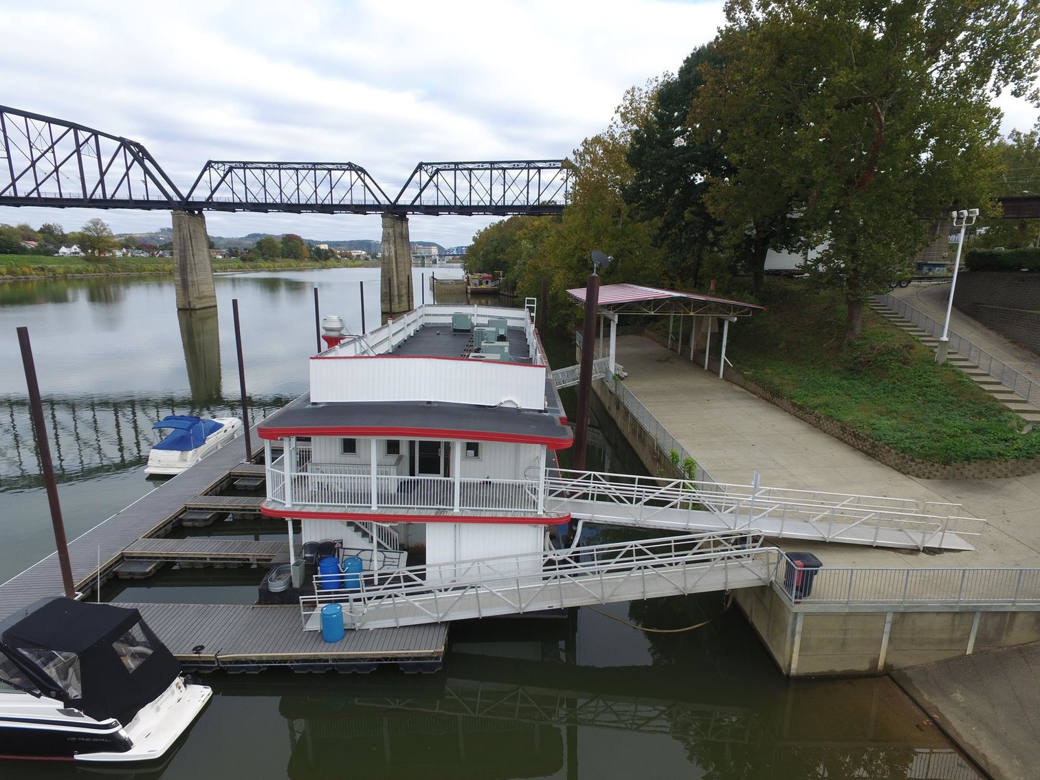 Image for SOLD $134,750 - The Barge Restaurant Bar and Grill Vessel