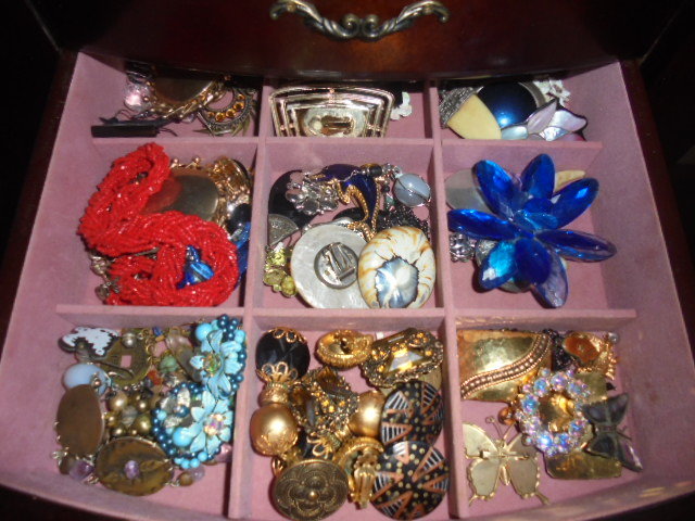 Image for RESCHEDULED ESTATE AUCTION (LIVING, MOVING)