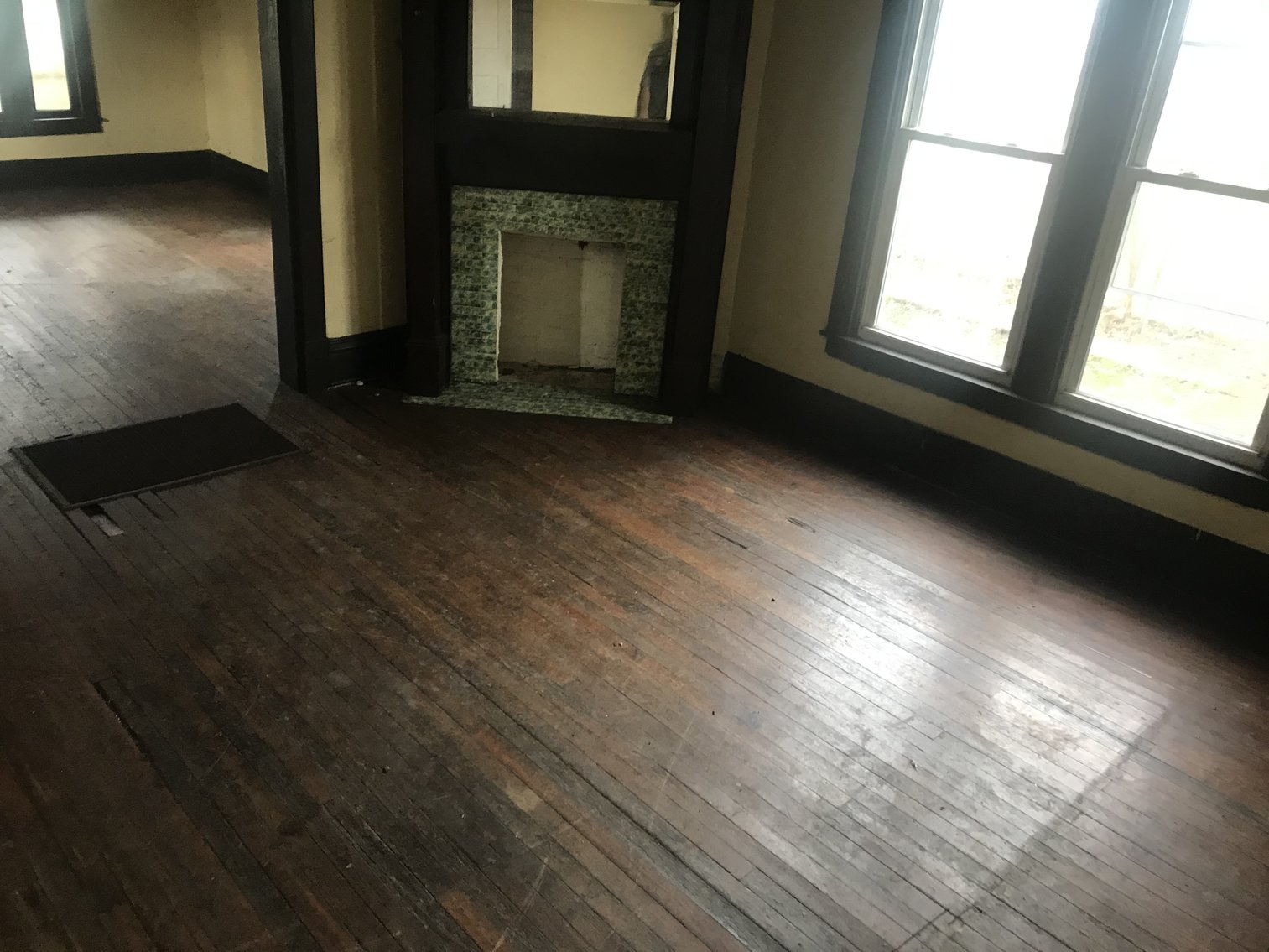 Image for SOLD $38,500 - 4 Bedroom in Huntington Selling to the Highest Bidder