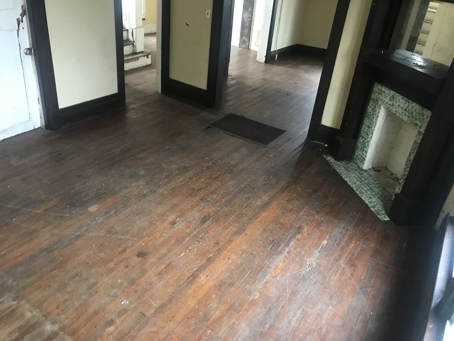 Image for SOLD $38,500 - 4 Bedroom in Huntington Selling to the Highest Bidder