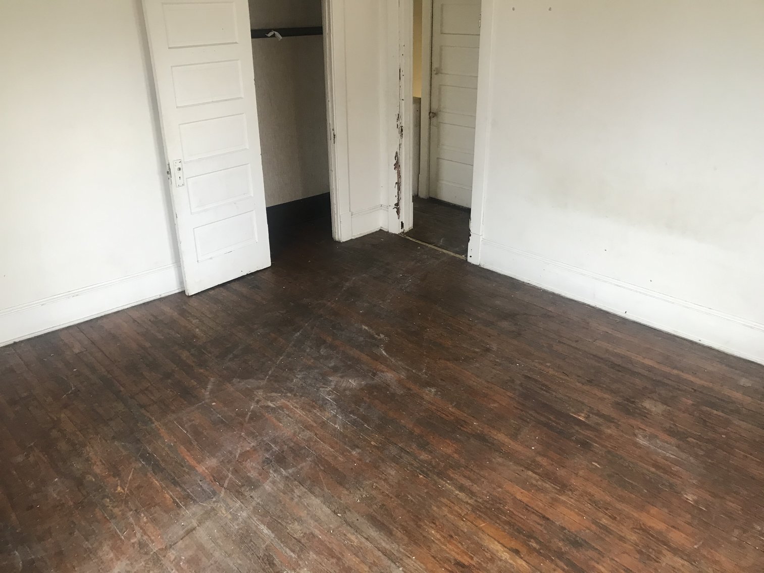 Image for SOLD $38,500 - 4 Bedroom in Huntington Selling to the Highest Bidder