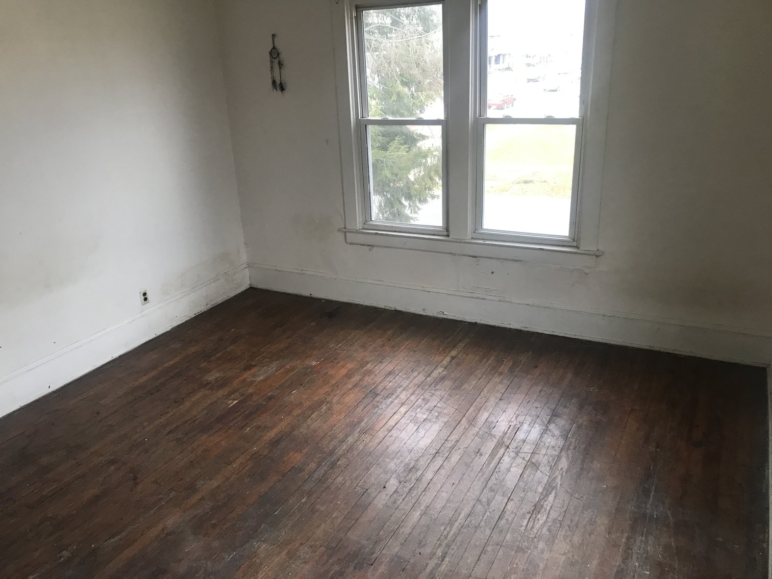 Image for SOLD $38,500 - 4 Bedroom in Huntington Selling to the Highest Bidder